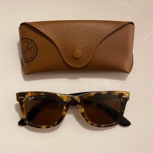 brown Ray Ban Wayfarer Sunglasses